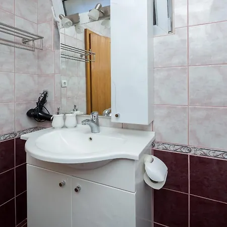 A5 - Modern Apt With Terrace 3 Min Walk To Beach Apartmán