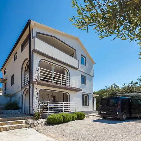 Apartmán A5 - Modern Apt With Terrace 3 Min Walk To Beach *
